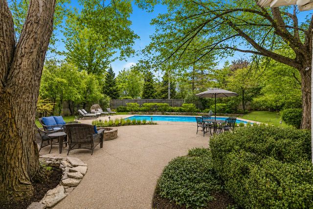 30 N Western Avenue, Lake Forest, IL 60045