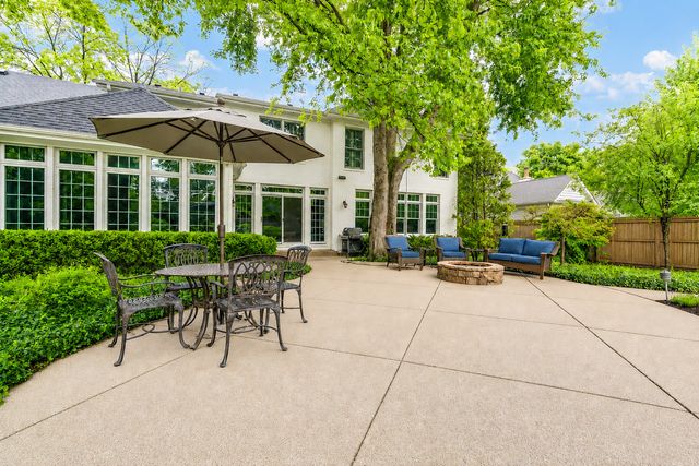 30 N Western Avenue, Lake Forest, IL 60045