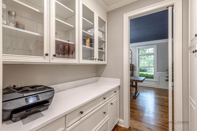 30 N Western Avenue, Lake Forest, IL 60045