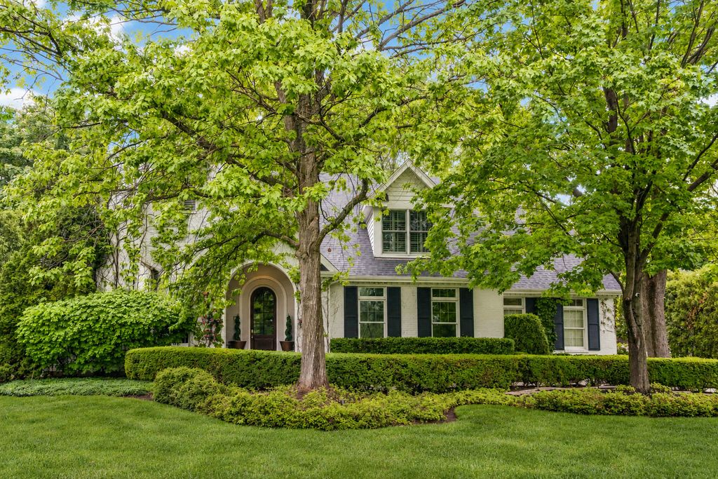 30 N Western Avenue, Lake Forest, IL 60045