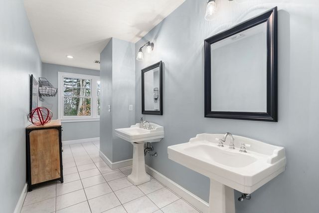 76 Hollis Street, Sherborn, MA 01770