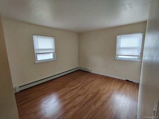 122 W 1st Street, Deer Park, NY 11729