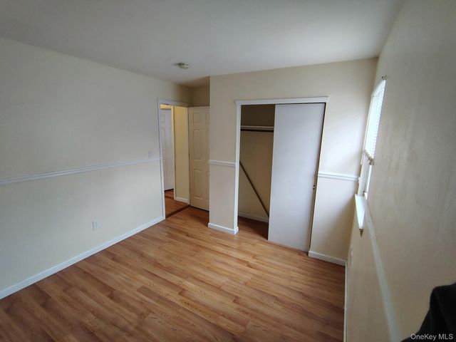 122 W 1st Street, Deer Park, NY 11729