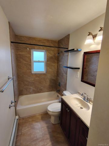 122 W 1st Street, Deer Park, NY 11729