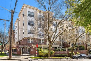530 4th Avenue W #107, Seattle, WA 98119