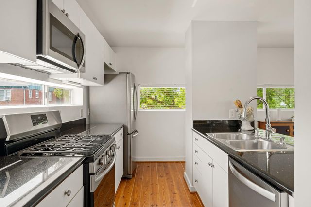 3105 Caroline Street, Houston, TX 77004