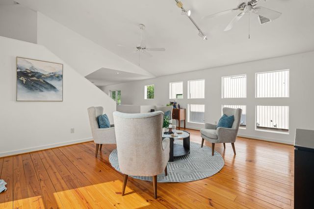 3105 Caroline Street, Houston, TX 77004