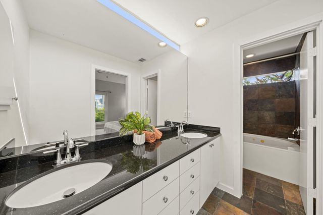 3105 Caroline Street, Houston, TX 77004