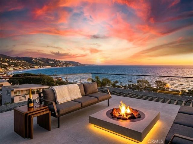 990 Hillcrest, Laguna Beach, CA 92651