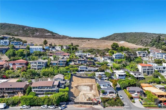 990 Hillcrest, Laguna Beach, CA 92651