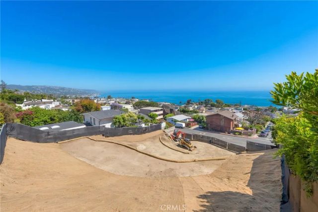 990 Hillcrest, Laguna Beach, CA 92651
