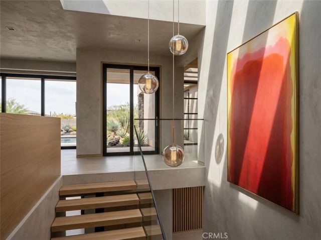 990 Hillcrest, Laguna Beach, CA 92651