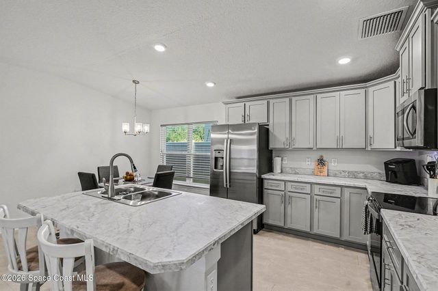 1180 Canfield Circle SE, Palm Bay, FL 32909