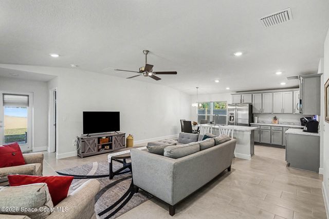 1180 Canfield Circle SE, Palm Bay, FL 32909
