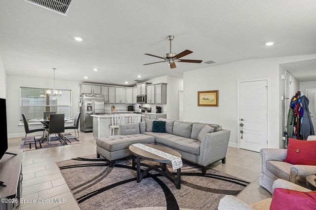 1180 Canfield Circle SE, Palm Bay, FL 32909