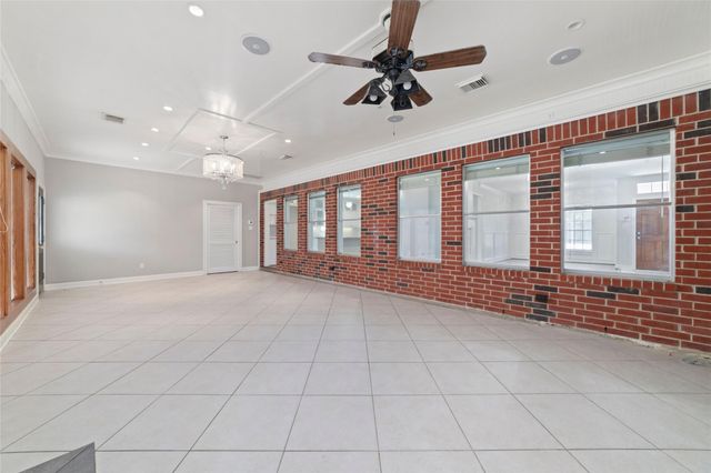 6511 Mesa Vista Court, Houston, TX 77083