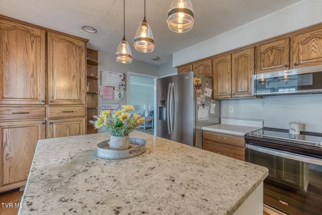 2200 Camelot Circle, Johnson City, TN 37604