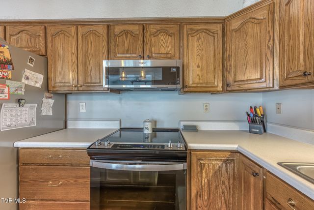 2200 Camelot Circle, Johnson City, TN 37604