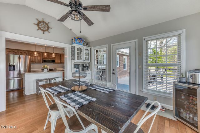 2200 Camelot Circle, Johnson City, TN 37604