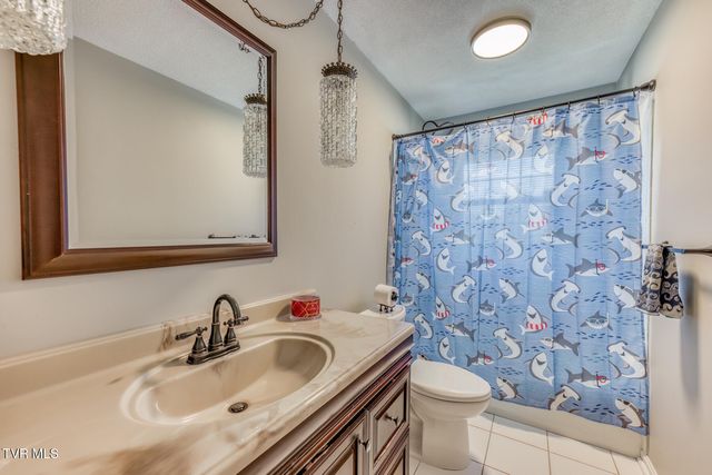 2200 Camelot Circle, Johnson City, TN 37604