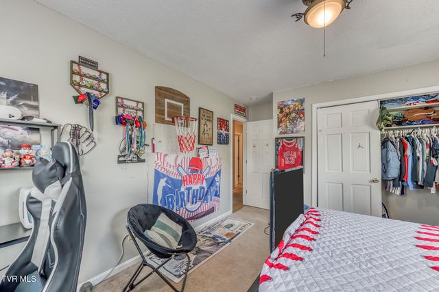 2200 Camelot Circle, Johnson City, TN 37604