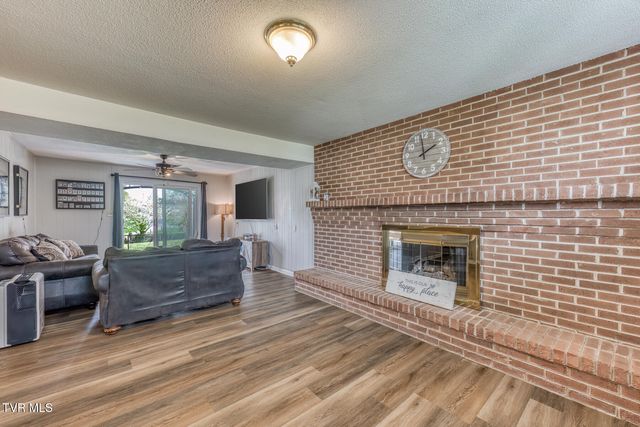 2200 Camelot Circle, Johnson City, TN 37604