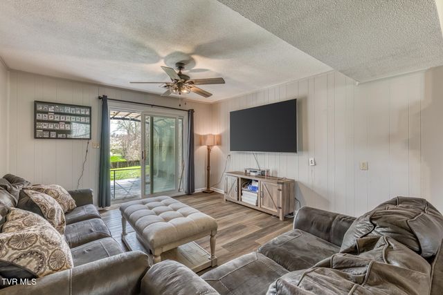 2200 Camelot Circle, Johnson City, TN 37604
