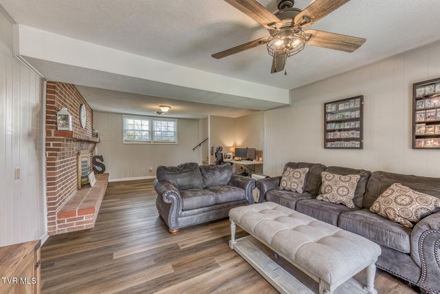 2200 Camelot Circle, Johnson City, TN 37604