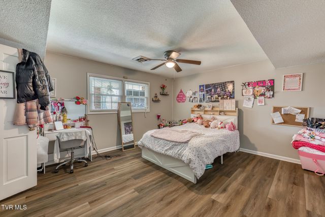 2200 Camelot Circle, Johnson City, TN 37604