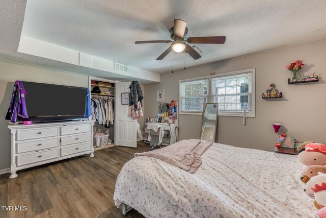 2200 Camelot Circle, Johnson City, TN 37604