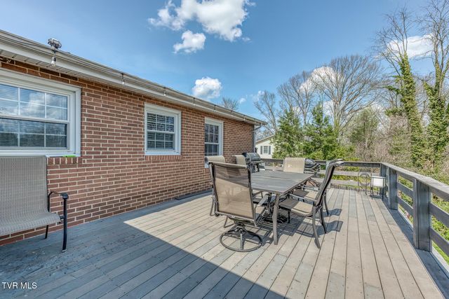 2200 Camelot Circle, Johnson City, TN 37604
