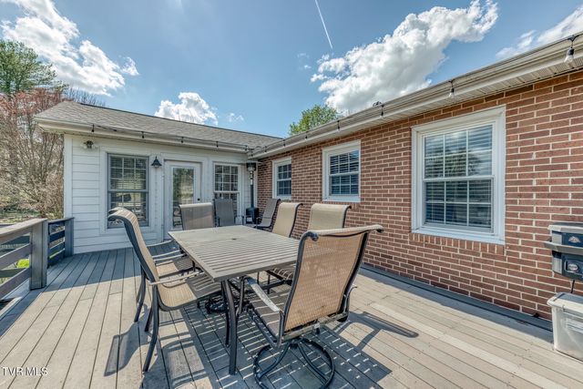 2200 Camelot Circle, Johnson City, TN 37604