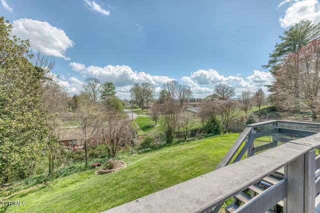 2200 Camelot Circle, Johnson City, TN 37604