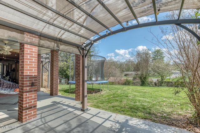 2200 Camelot Circle, Johnson City, TN 37604