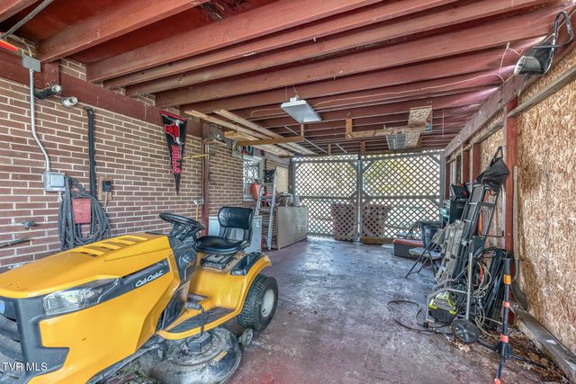 2200 Camelot Circle, Johnson City, TN 37604