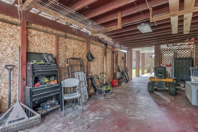 2200 Camelot Circle, Johnson City, TN 37604