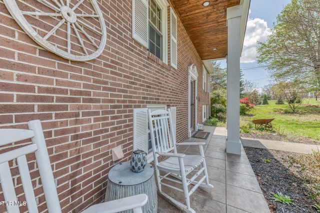2200 Camelot Circle, Johnson City, TN 37604