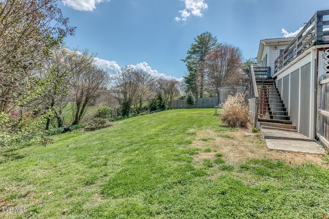 2200 Camelot Circle, Johnson City, TN 37604