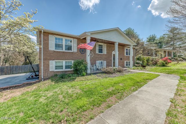 2200 Camelot Circle, Johnson City, TN 37604