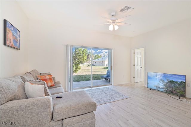 603 & 605 SE 23rd PL, Cape Coral, FL 33990