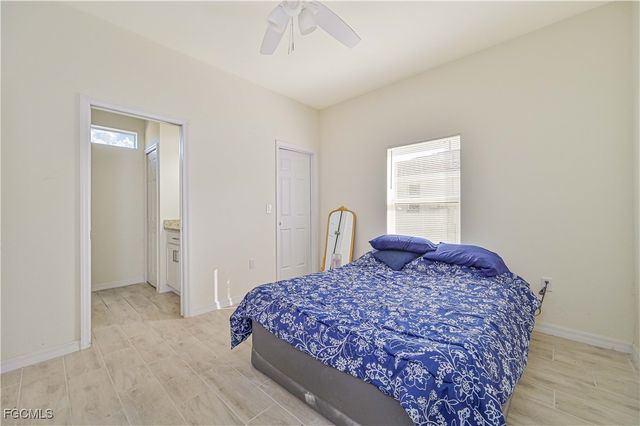 603 & 605 SE 23rd PL, Cape Coral, FL 33990