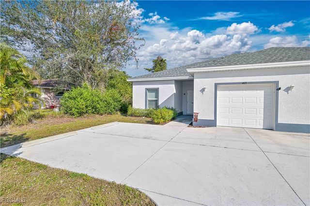603 & 605 SE 23rd PL, Cape Coral, FL 33990