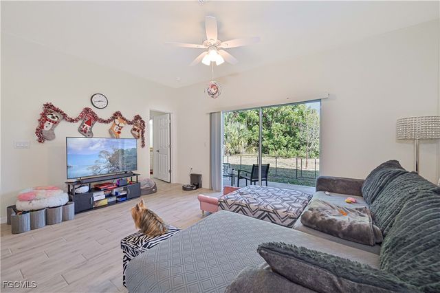 603 & 605 SE 23rd PL, Cape Coral, FL 33990