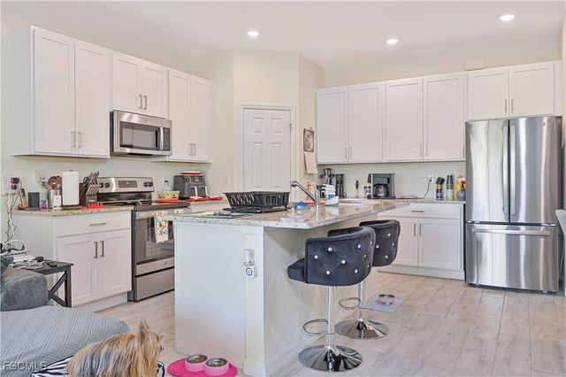 603 & 605 SE 23rd PL, Cape Coral, FL 33990