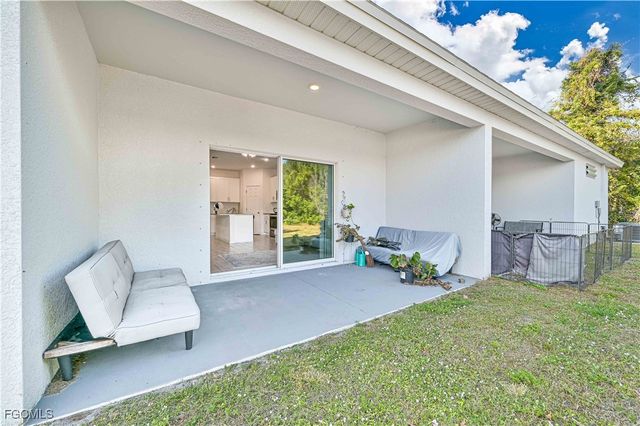 603 & 605 SE 23rd PL, Cape Coral, FL 33990