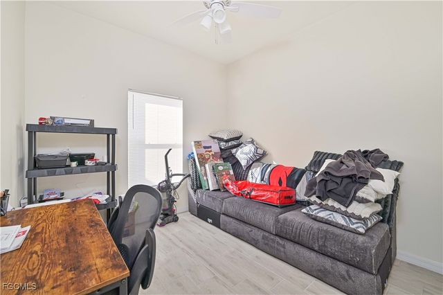 603 & 605 SE 23rd PL, Cape Coral, FL 33990