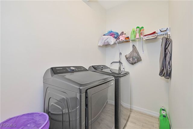 603 & 605 SE 23rd PL, Cape Coral, FL 33990