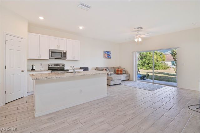 603 & 605 SE 23rd PL, Cape Coral, FL 33990