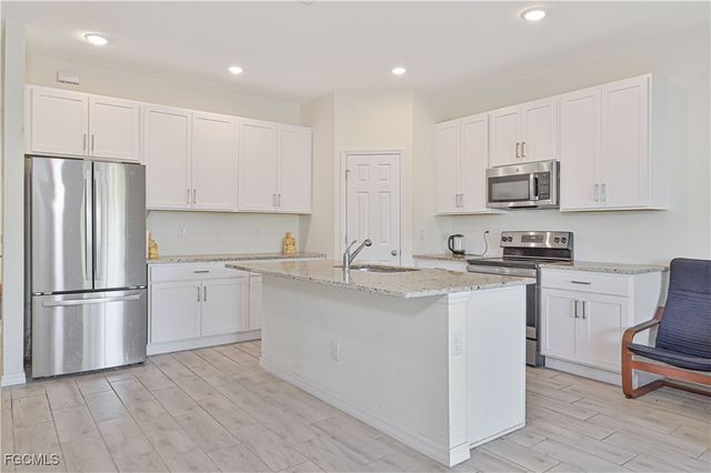 603 & 605 SE 23rd PL, Cape Coral, FL 33990