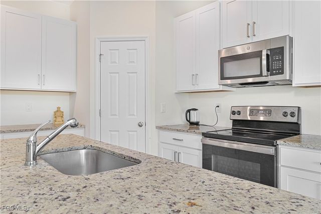 603 & 605 SE 23rd PL, Cape Coral, FL 33990